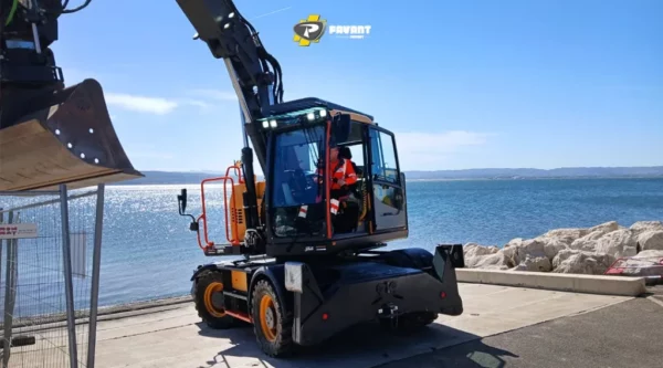 Démo pelle sur pneus EWR150 Volvo - Chantier TERÉLIAN Démo pelle sur pneus EWR150 Volvo - Chantier TERÉLIAN